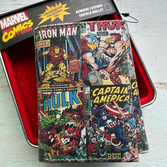 Marvel Multi Hero Patterned Wallet. New in box - Picture 1 of 7